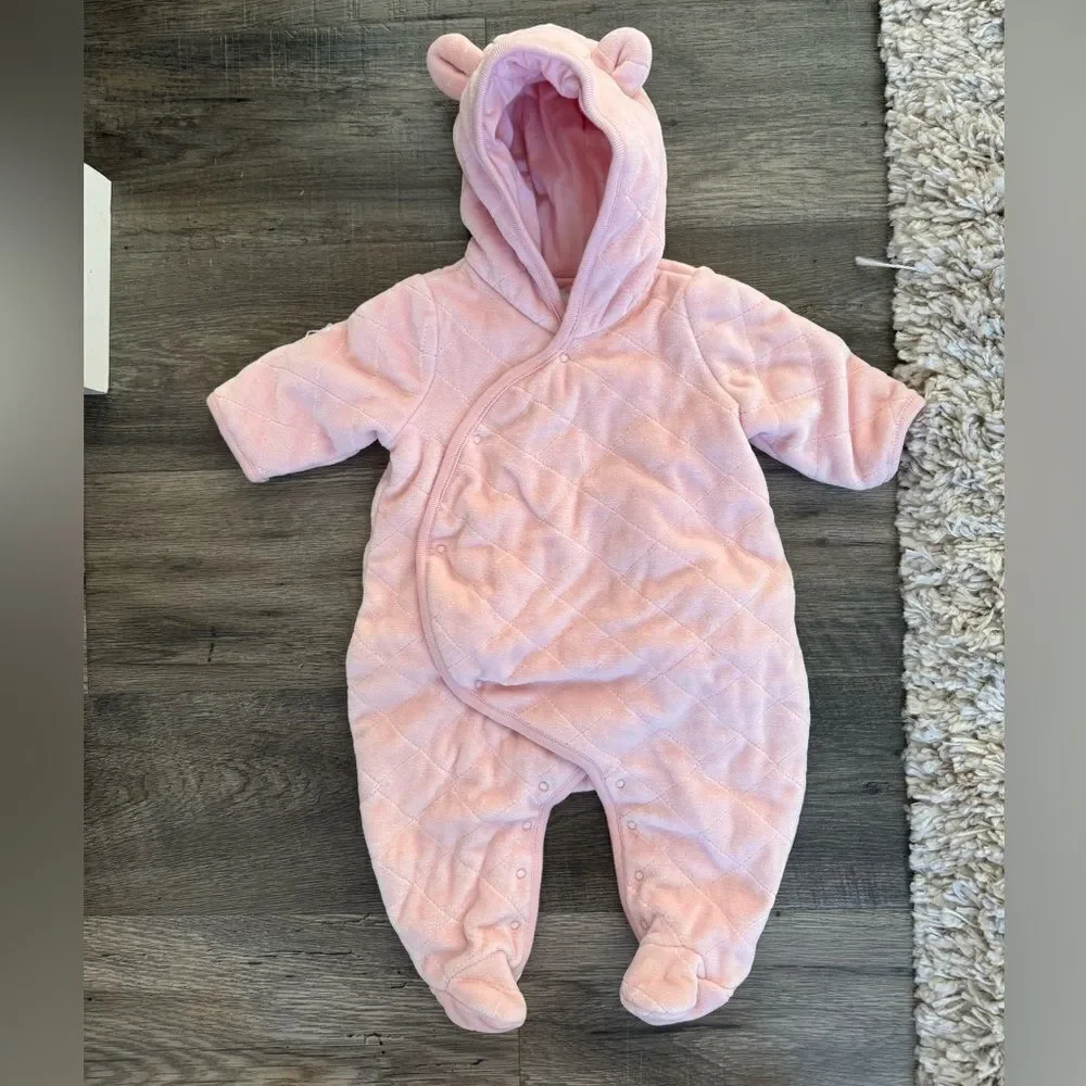 BABY GAP GIRL SNOWSUIT SIZE 0-3 MOS